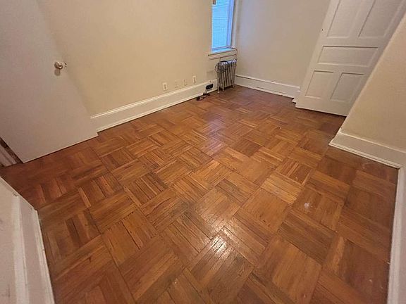 4th image of 4149 Ridge Ave #1