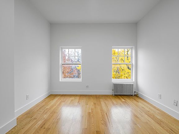 3rd image of 104 Fort Greene Pl APT 4A