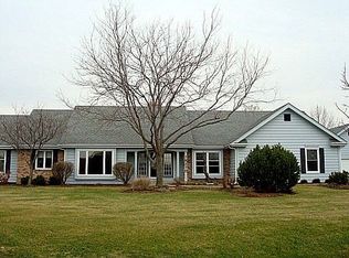 7N270 Westview Ct, St Charles, IL 60175