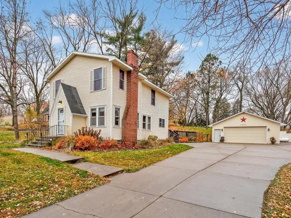 1895 Howard St N, Maplewood, MN 55109