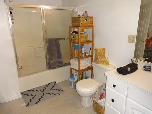 Rented by Blue Egg Realty Corp | media 18