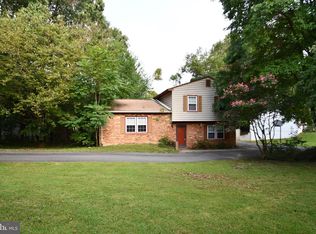 1 Hickory Ridge Dr, Fredericksburg, VA 22405