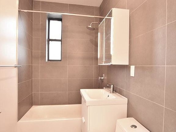 5th image of 100 Cooper St APT 6F