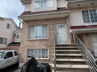 20 Meadow Ln, Staten Island, NY 10306