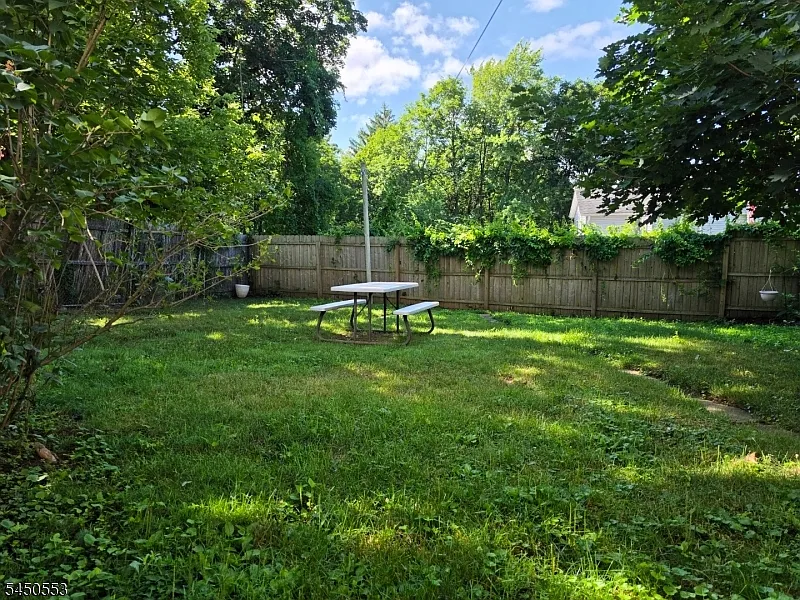 3 bed, 1.0 bath, $2,800 — Photo 3
