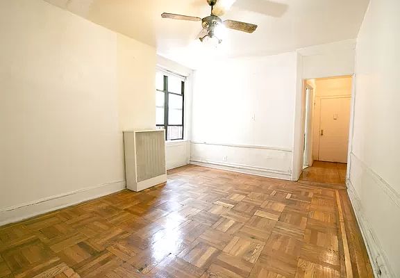 3rd image of 258 W 117th St APT 3E