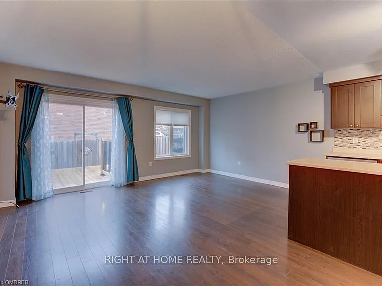 20 McConkey Cres #60 — Photo 5