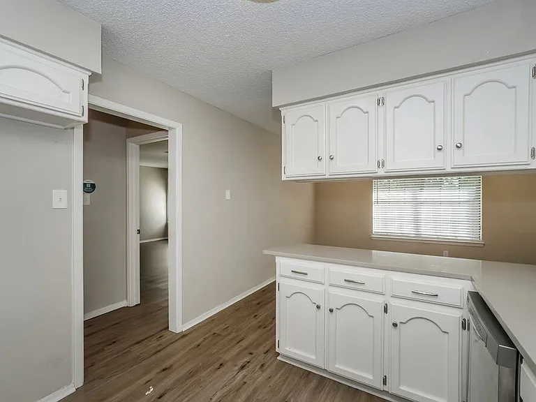 5732 Bermuda Dr — Photo 9