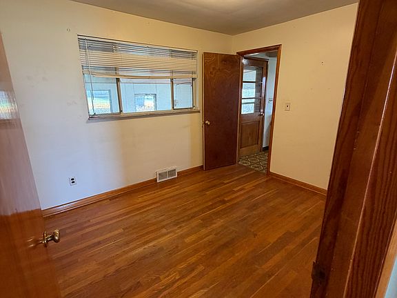 5th image of 1766 Mercer Rd
