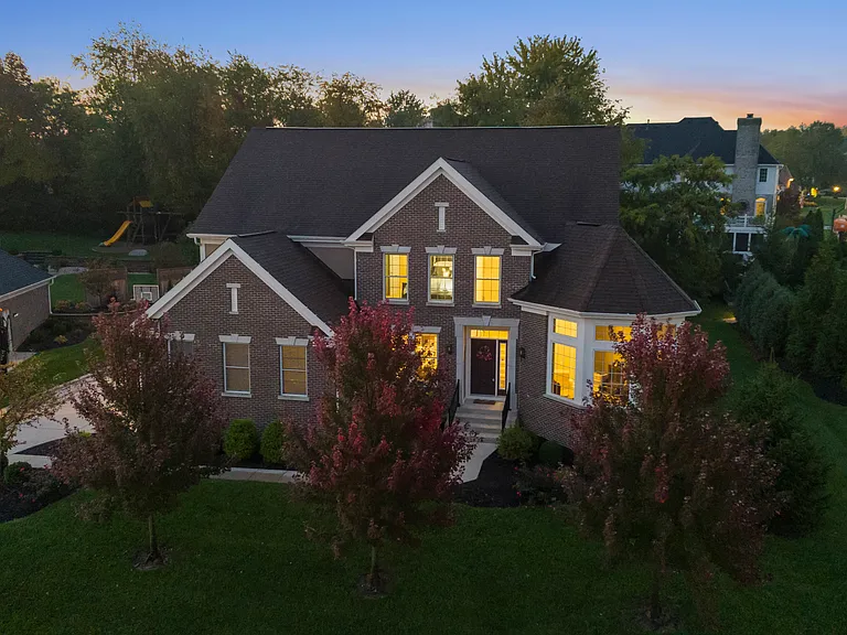 10599 Geist View Dr — Photo 9