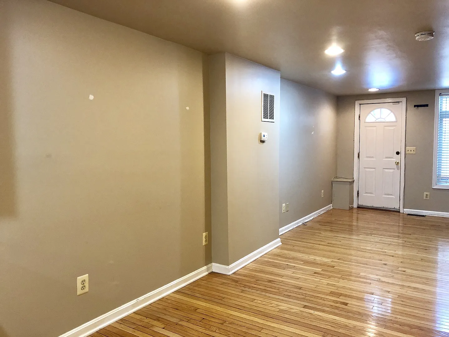 Charming 2BD/1.5BA Townhome in Canton, MD! — Photo 3