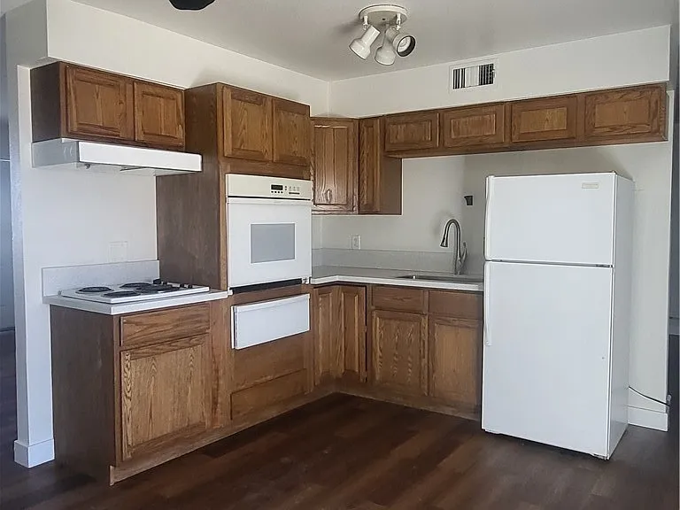 717 Van Ert Ave — Photo 7