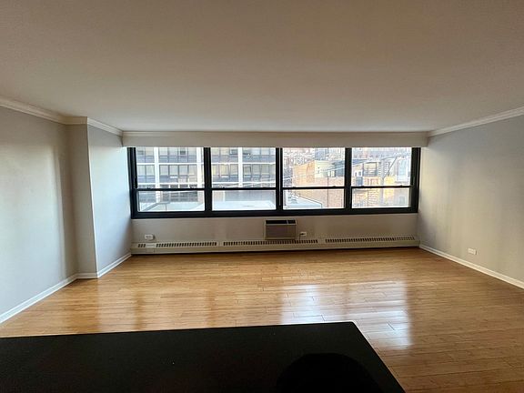 5th image of 33 E Cedar St