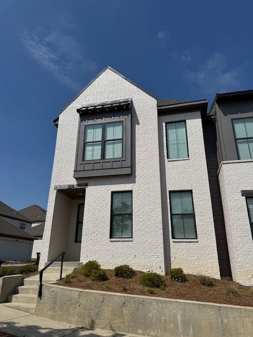 3BR/3.5BA For Rent — Photo 1