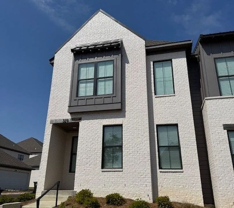 329 Stillwater Ln