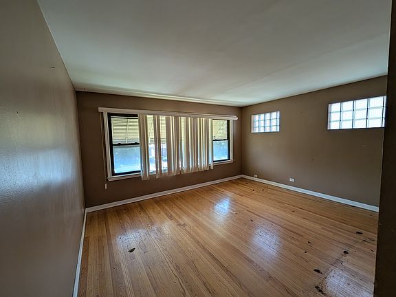 2nd image of 10631 S Calumet Ave