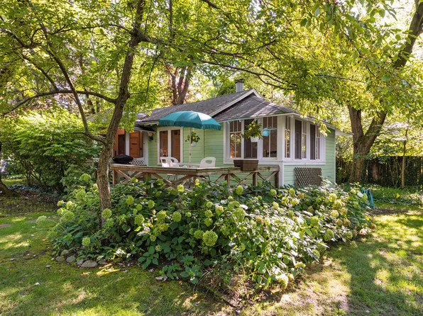 15911 Lake Ave #3, Union Pier, MI 49129