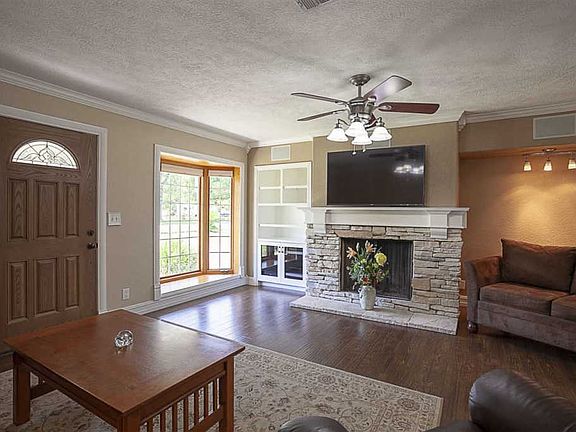 4th image of 920 Sunnyside Dr
