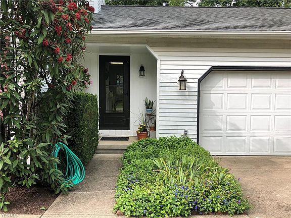 2nd image of 32378 Redwood Blvd