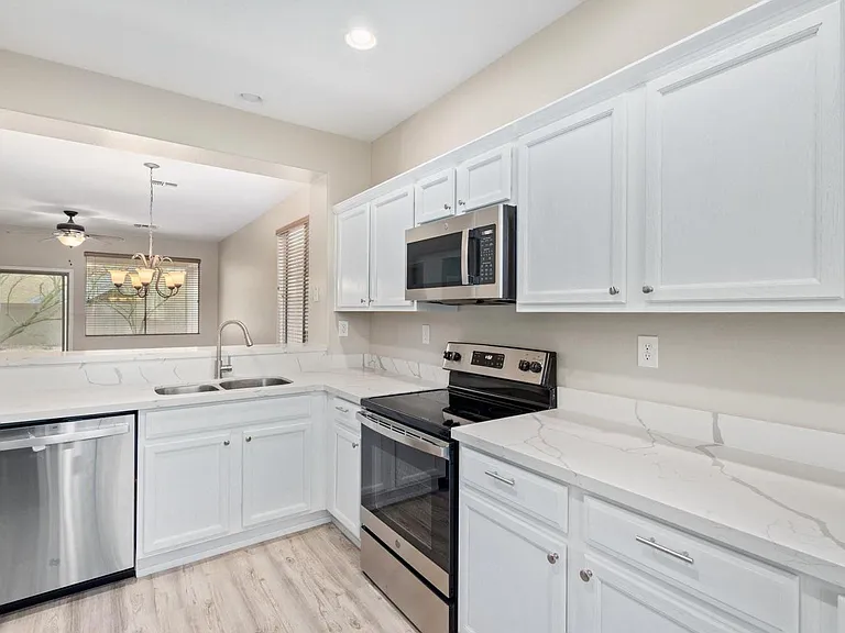 3727 W Memorial Dr — Photo 1