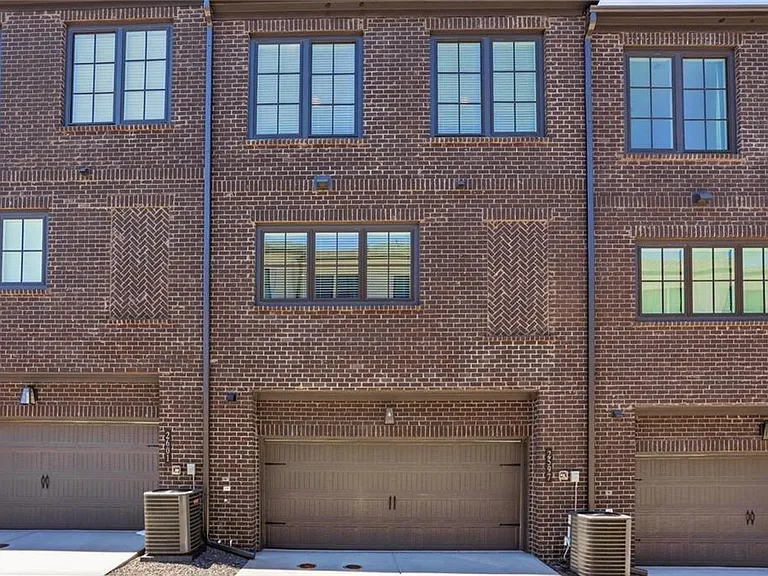 2597 Mackintosh Ct NW — Photo 38