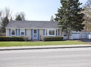 2305 Cherry Ln, Northbrook, IL