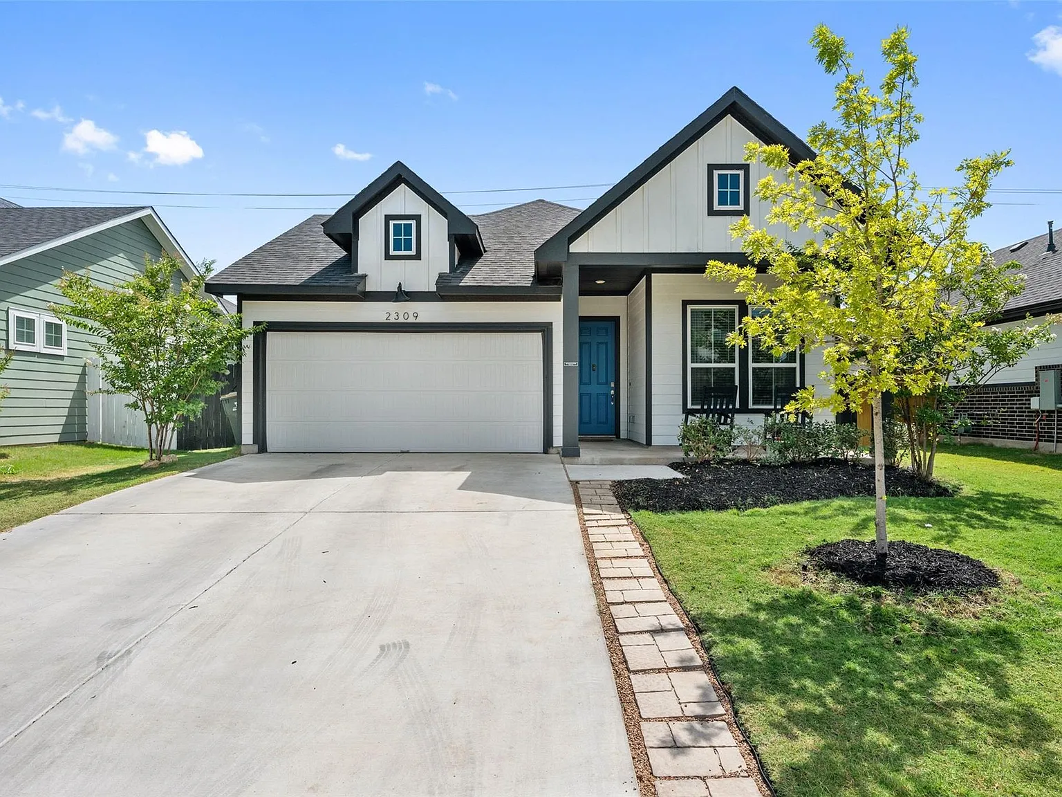 3 bed, 2.0 bath, 1904 sqft, $3,000 — Photo 3