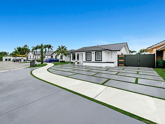 2nd image of 13284 SW 39th St