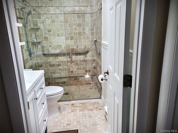 5th image of 375 Woodbridge Drive #C