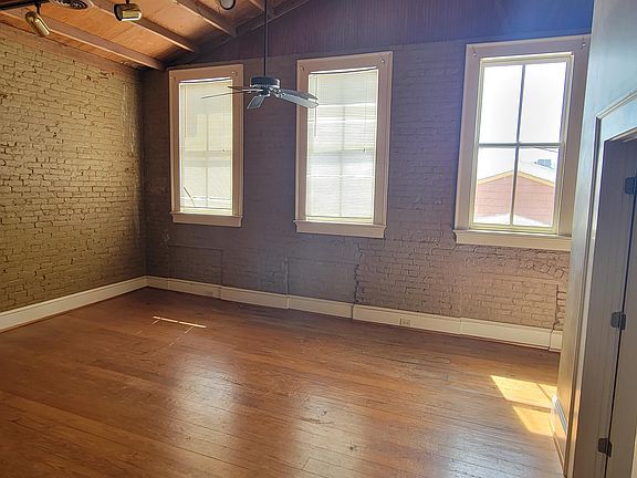 3rd image of 572 Mulberry St APT 300