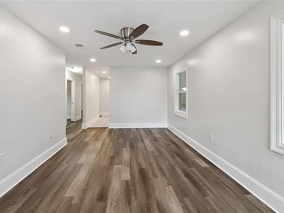 4th image of 2204 Corinne Ave