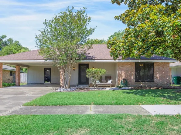 207 Saint Benjamin Dr, Lafayette, LA 70506