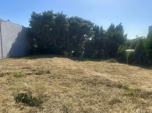 9809 Macarthur Blvd, Oakland, CA 94605