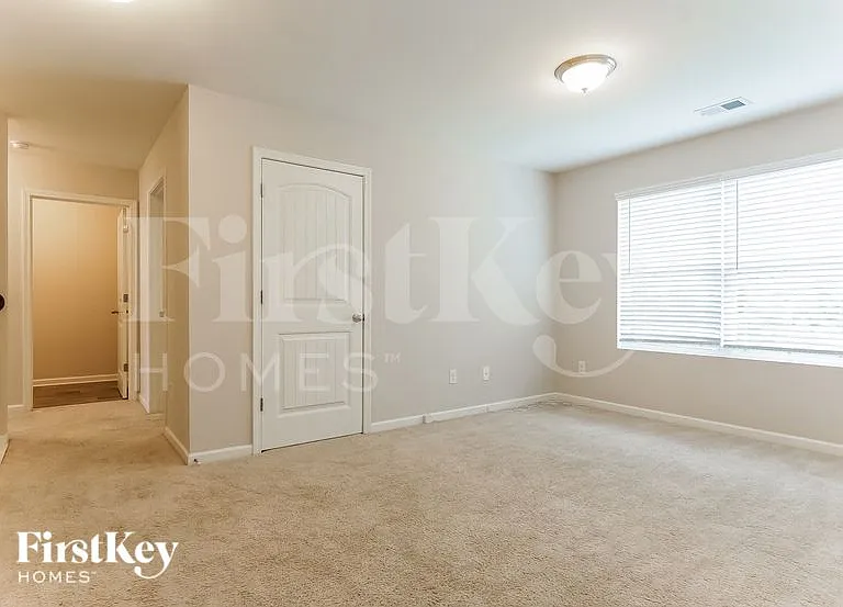 220 Polo Field Way — Photo 6