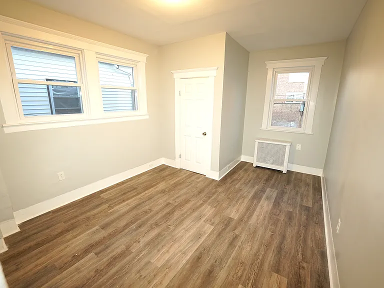 183 No Munn Ave #2 — Photo 7