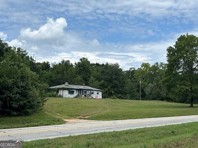 823 Highway 63 photo 1