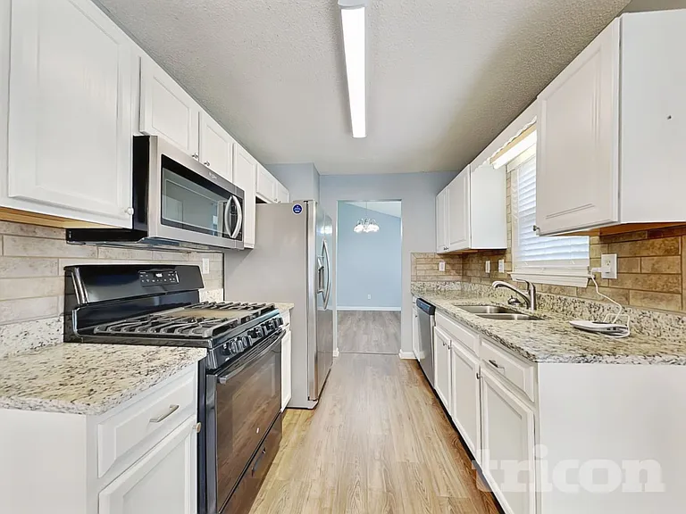 29 Cedars Glen Cir — Photo 8