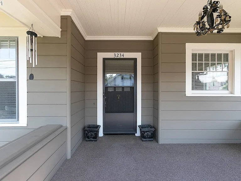 3234 SE Cesar E Chavez Blvd — Photo 2