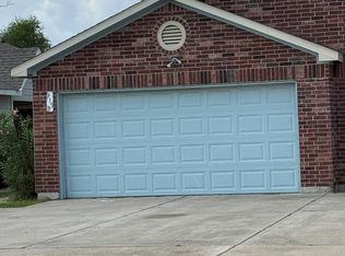 915 S Verne St #B, Rockport, TX 78382