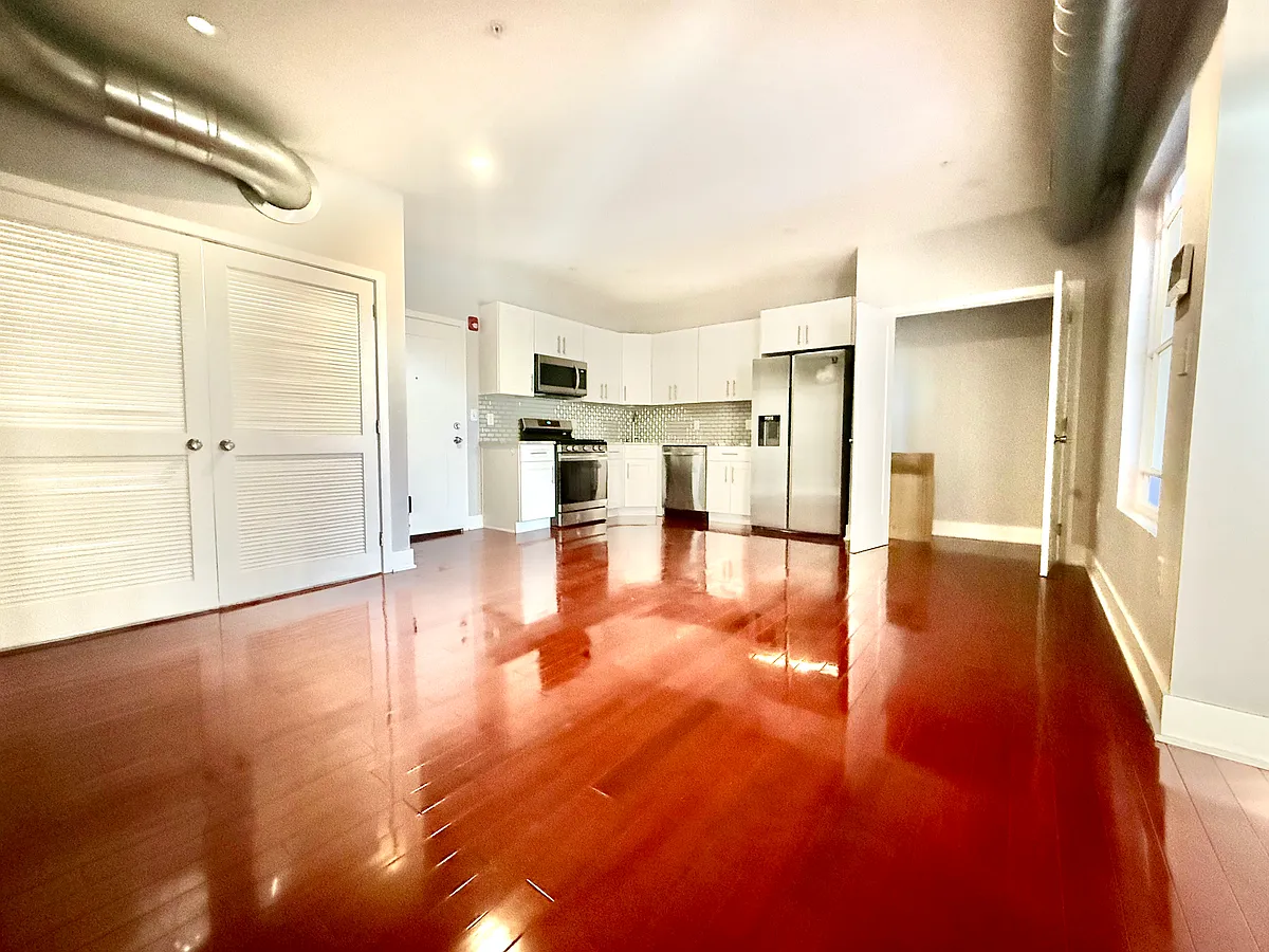 Building Photo - 302 Richmond St #A18