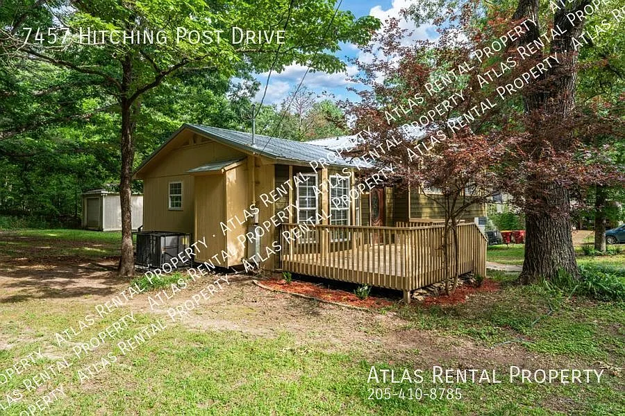 Move-In Ready 3BR Home with Modern Updates & Extra Living Space! — Photo 3
