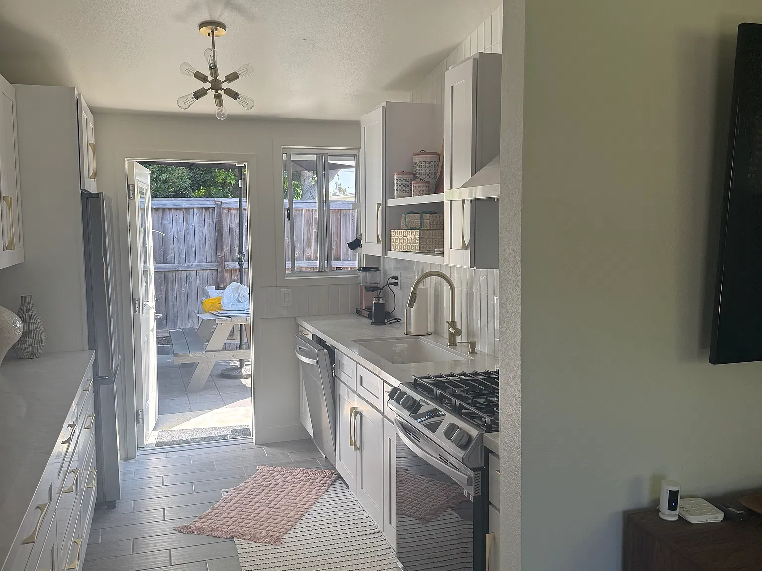 1786 Rogers Pl — Photo 1