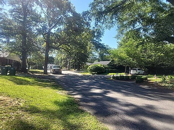5th image of 302 Sliding Hill Rd