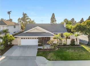 2751 Canary Dr, Costa Mesa, CA 92626