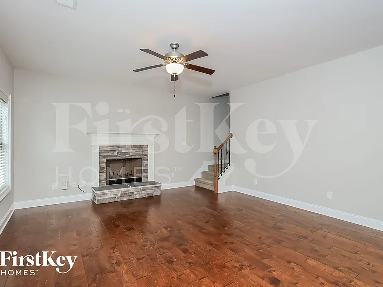 101 Village Park Dr — Photo 5