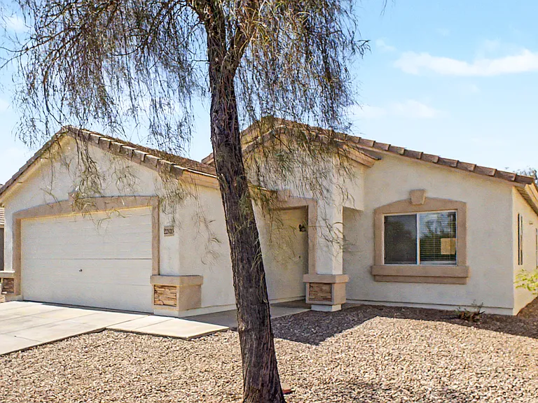 22820 W Papago St — Photo 5