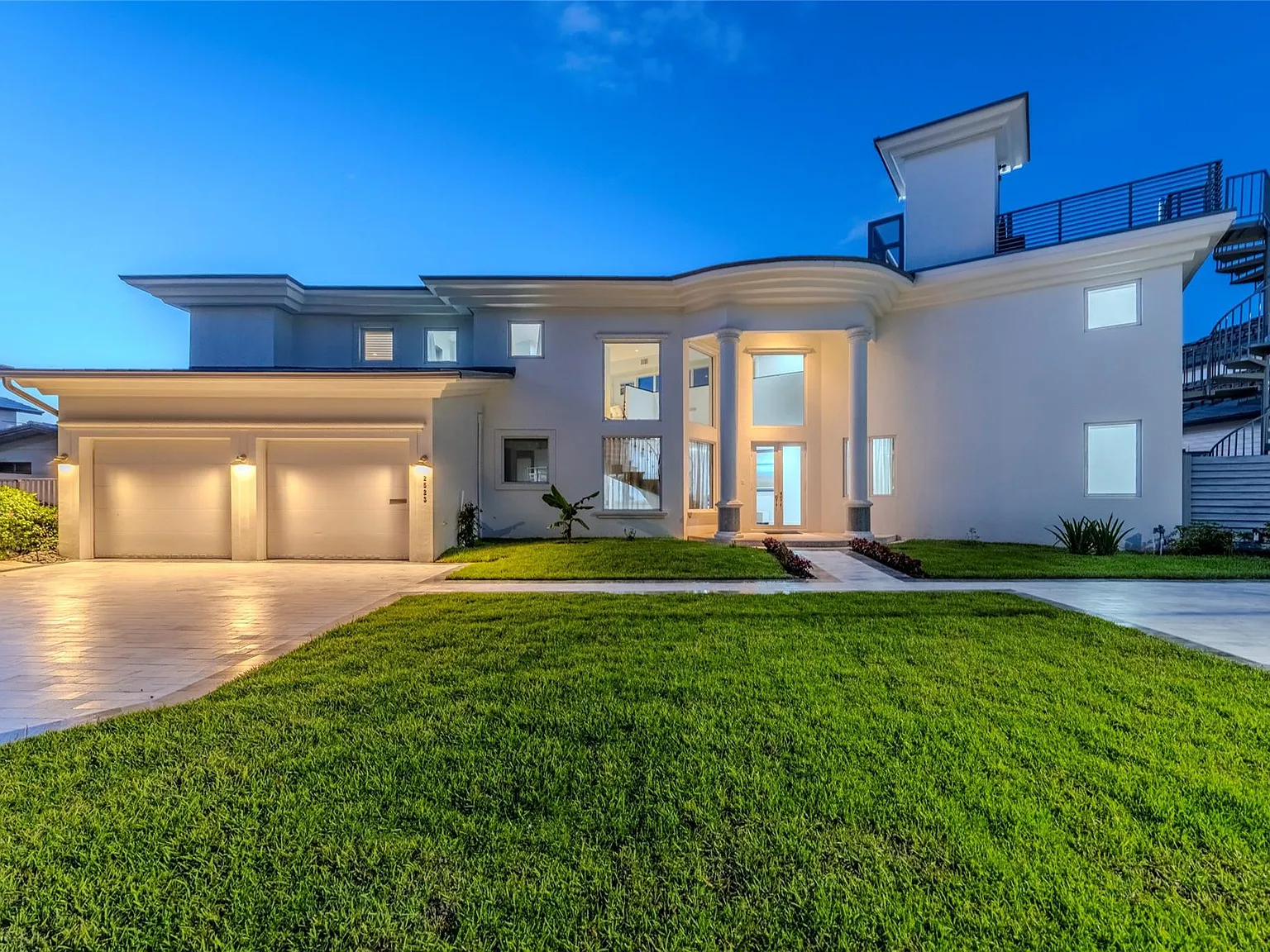 8 bed, 9.0 bath, 5635 sqft, $55,000 — Photo 3