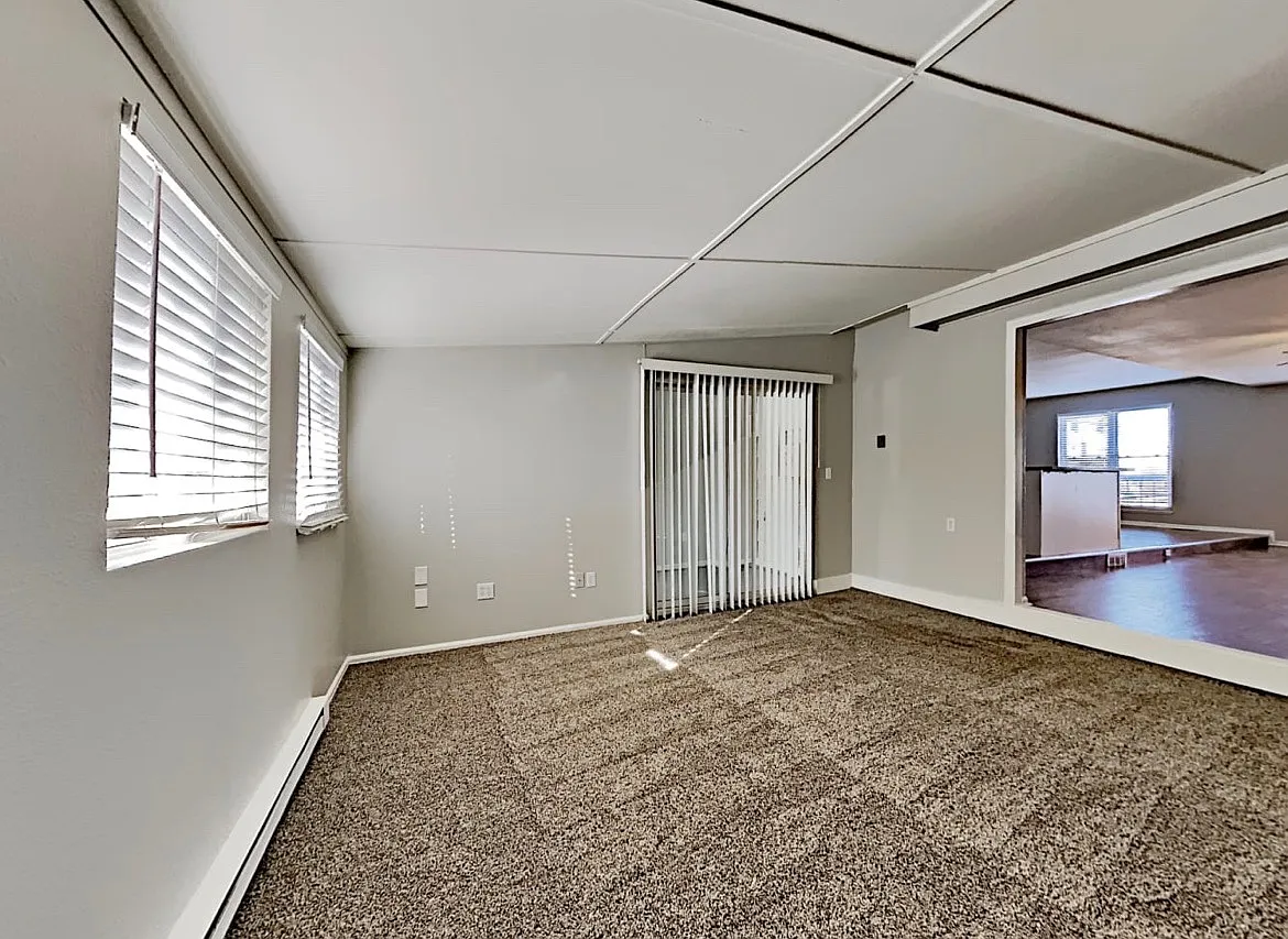 3 bed, 1020 sqft, $1,595 — Photo 4