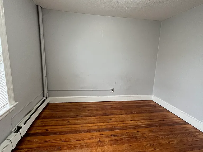 21 Olive St #2S — Photo 3