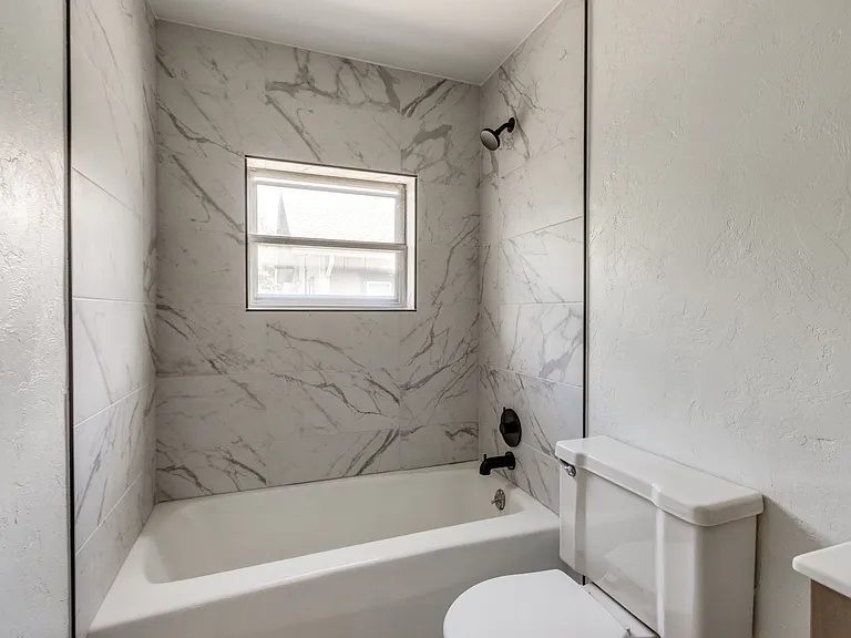 425 E Eufaula St — Photo 19
